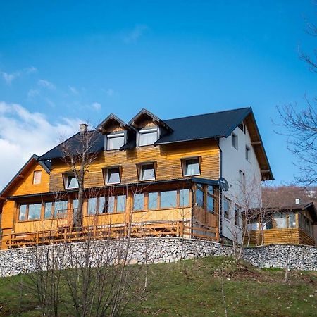 Bed And Breakfast Umoljani Exteriör bild