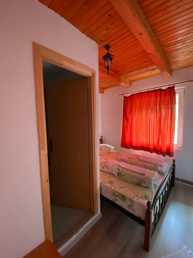 Bed And Breakfast Umoljani Exteriör bild