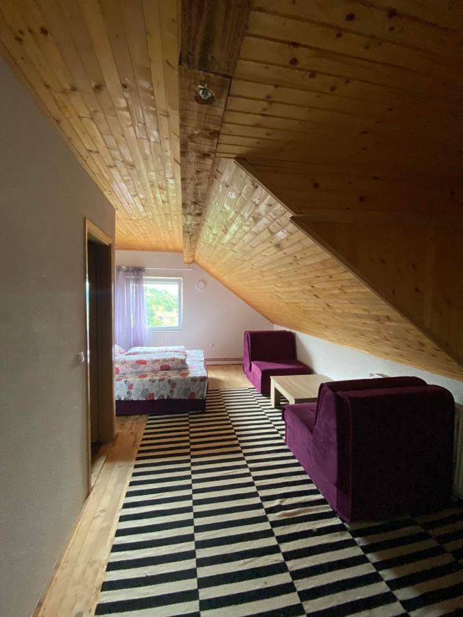 Bed And Breakfast Umoljani Exteriör bild
