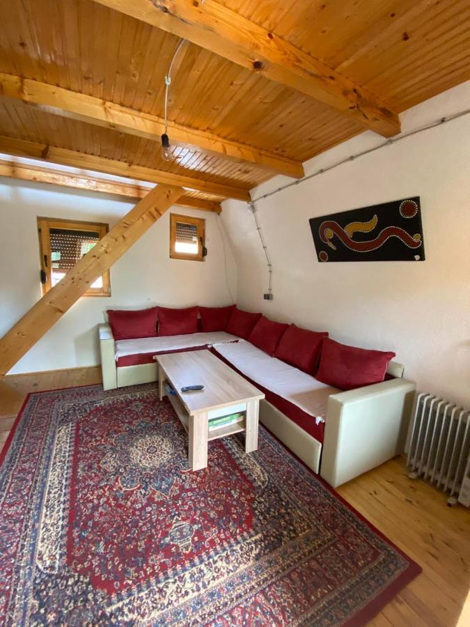 Bed And Breakfast Umoljani Exteriör bild