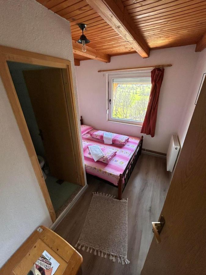 Bed And Breakfast Umoljani Rum bild