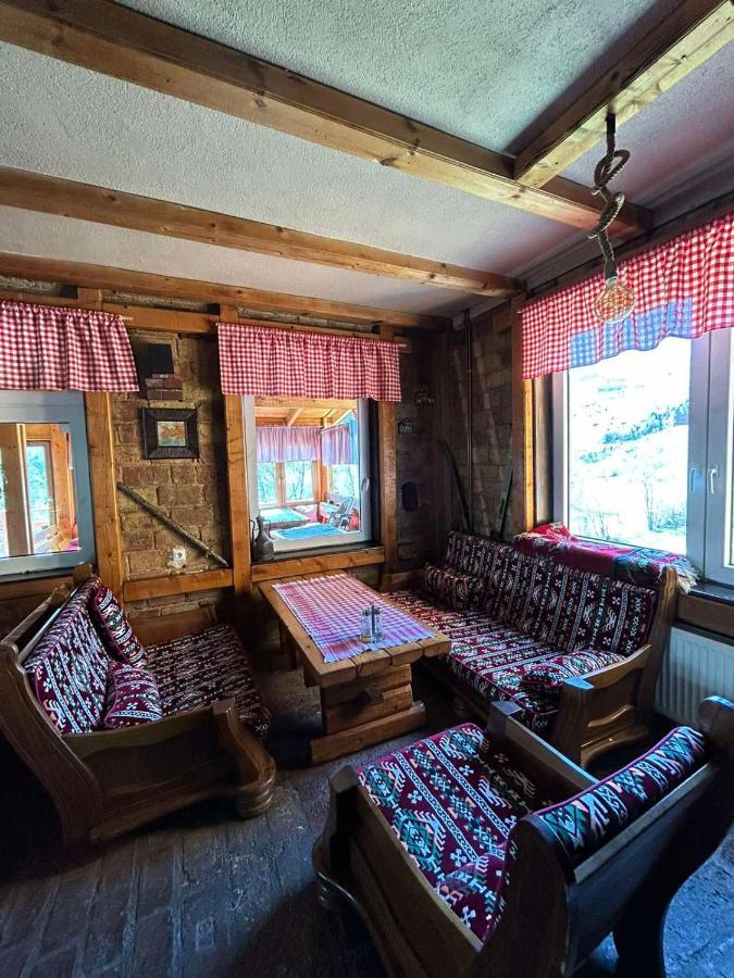 Bed And Breakfast Umoljani Exteriör bild