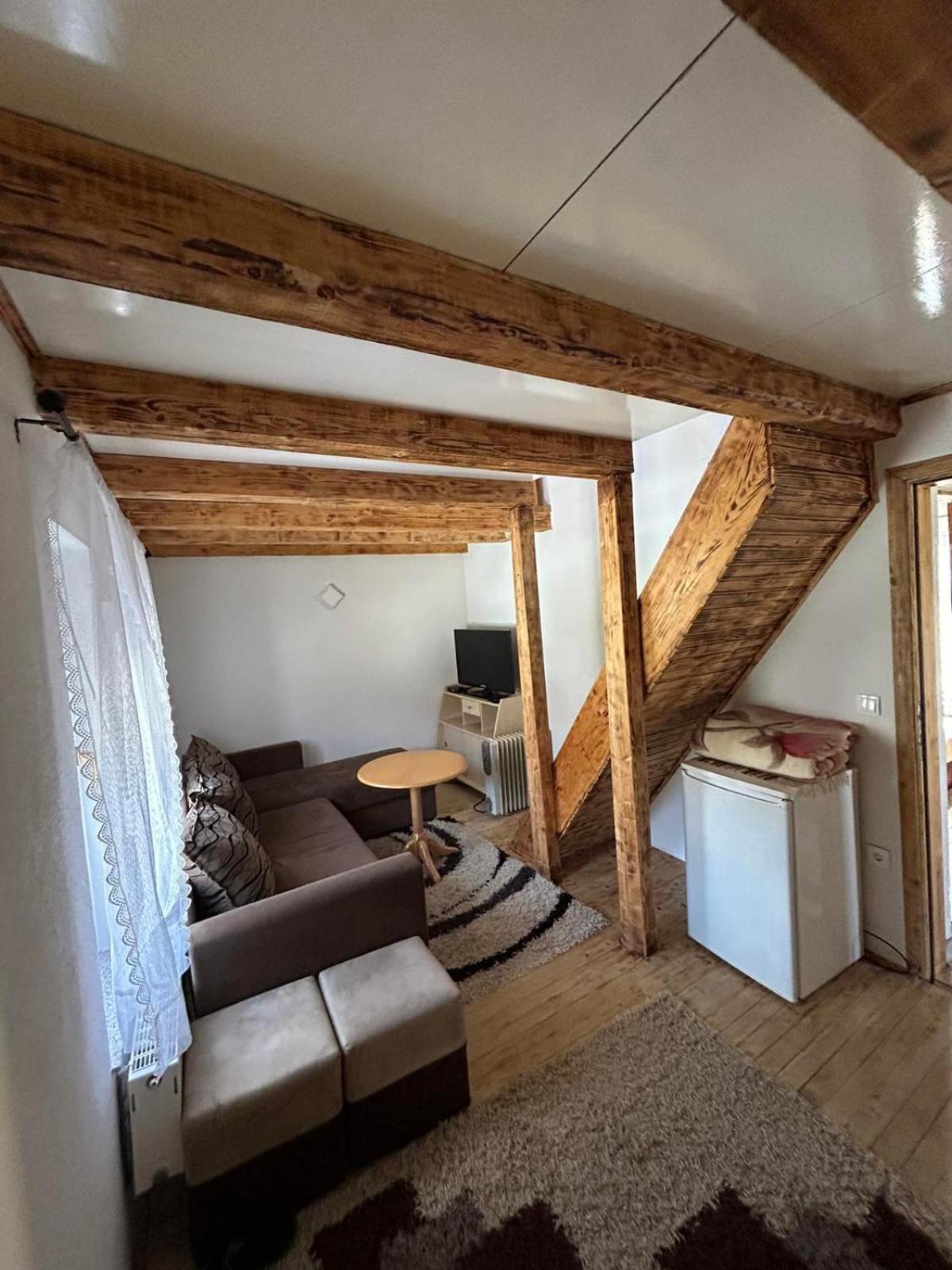 Bed And Breakfast Umoljani Rum bild