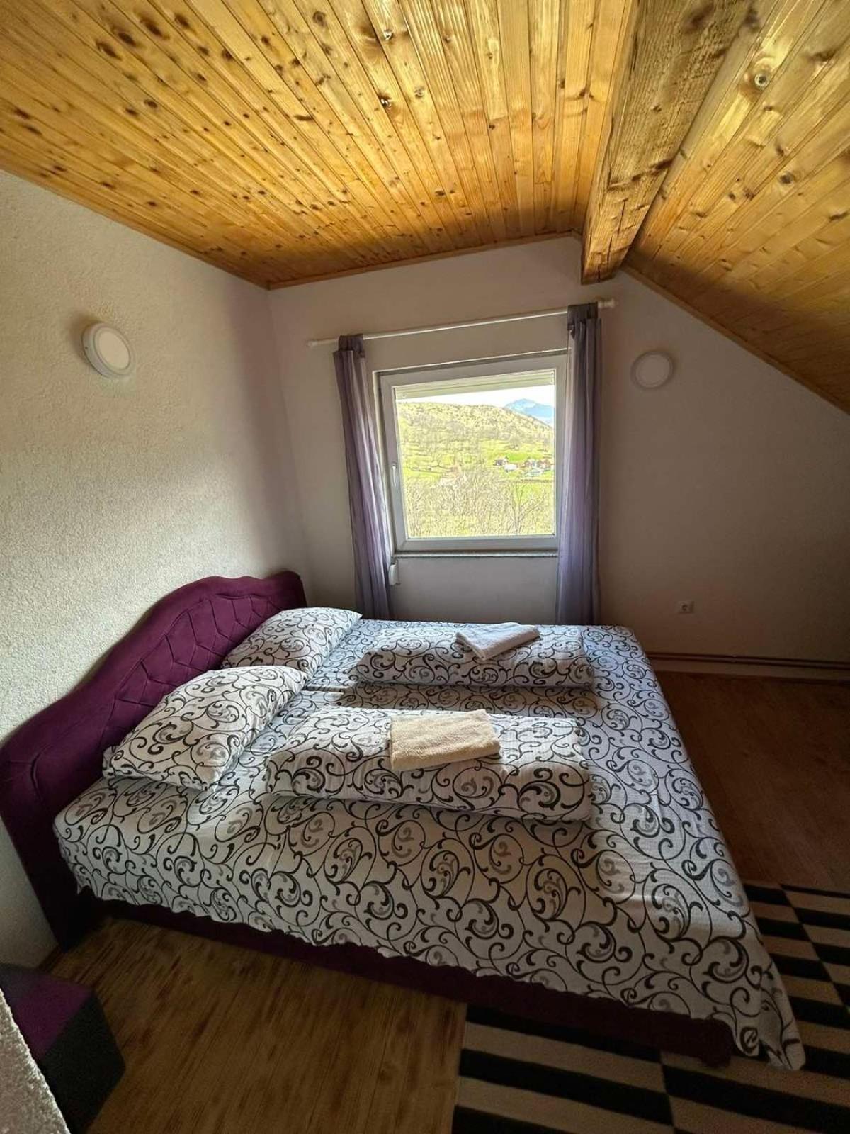 Bed And Breakfast Umoljani Rum bild