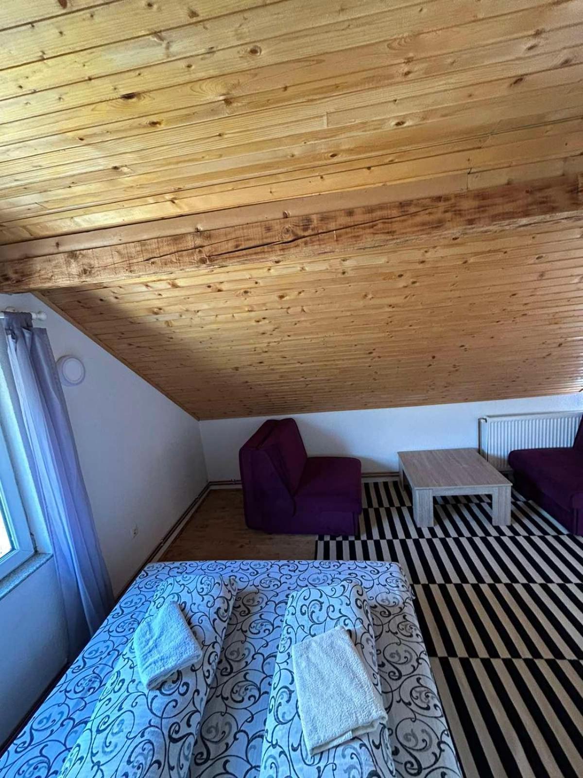 Bed And Breakfast Umoljani Rum bild